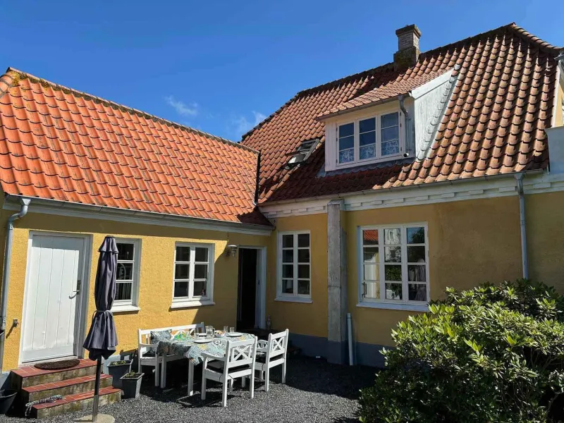 Family-Friendly Villa In Quiet Neighbourhood