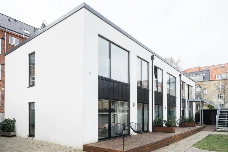 Fantastic Apartment w French Balcony