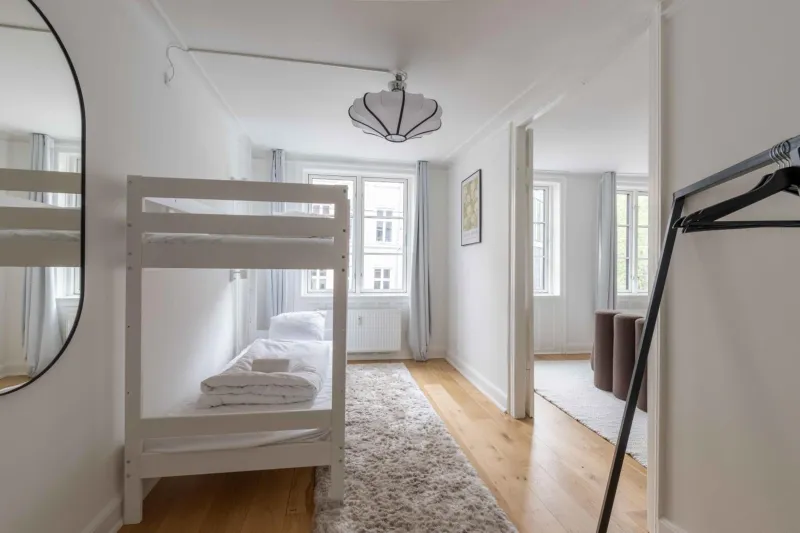 Billede 3 af Stylish Apartment on Lively Street in Downtown