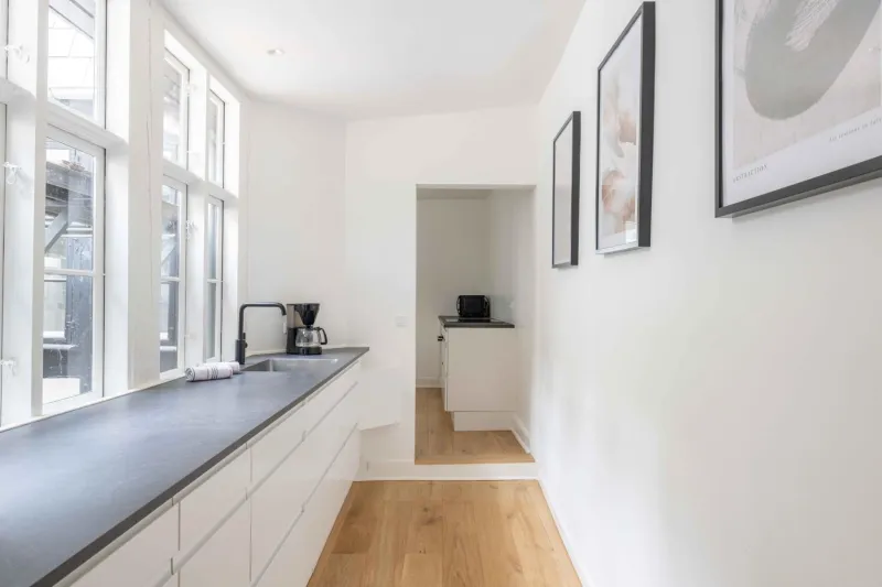 Billede 30 af Stylish Apartment on Lively Street in Downtown