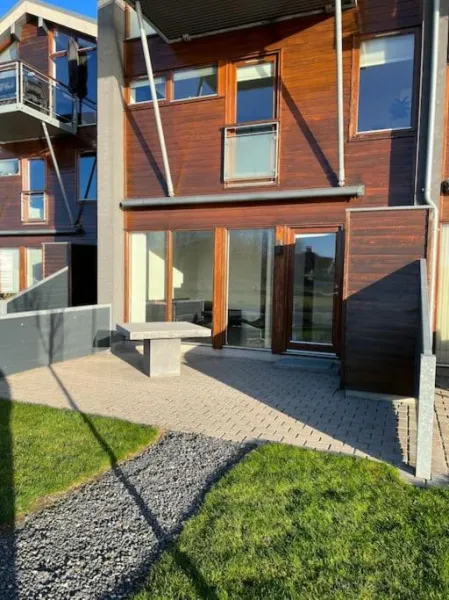 Billede 13 af Fantastisk lejebolig med direkte udsigt til sø