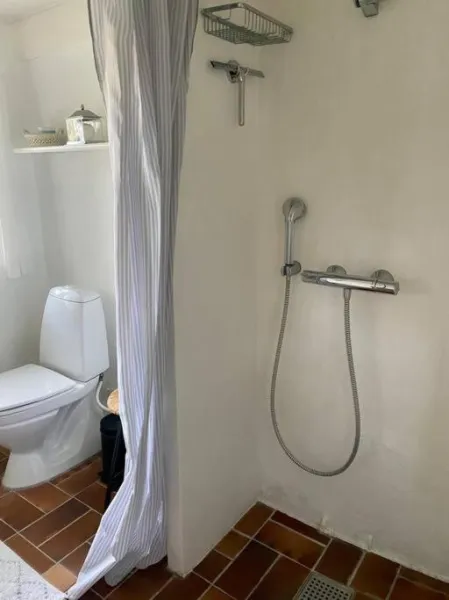 Billede 7 af Hyggeligt sommerhus med privat have