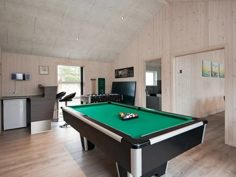 Billede 8 af Swanky Holiday Home in Blåvand With Whirlpool