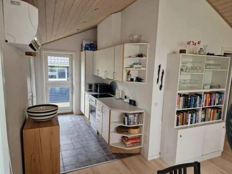 Billede 34 af Holiday house by a fantastic beach and free WiFi