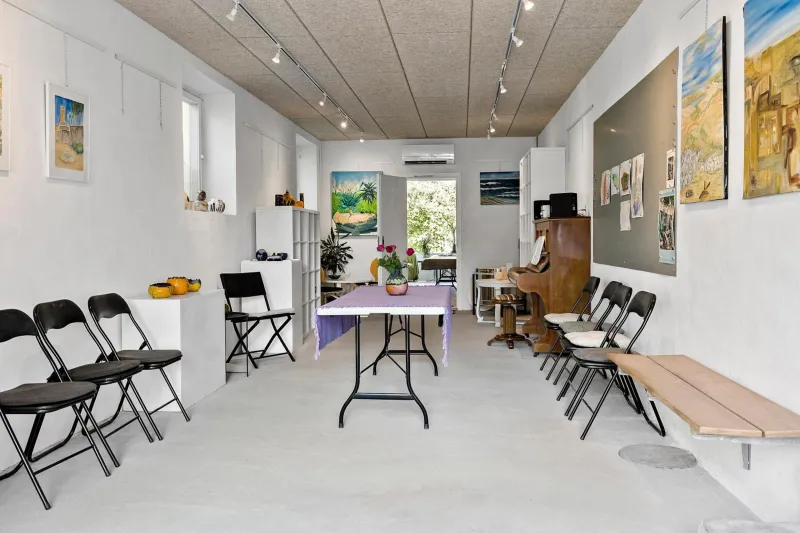 Billede 8 af Logi i hus med kunst og have