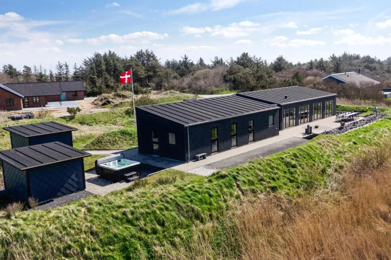 Luxurious Holiday Home With Sauna And 5-Person Outdoor Spa -1018