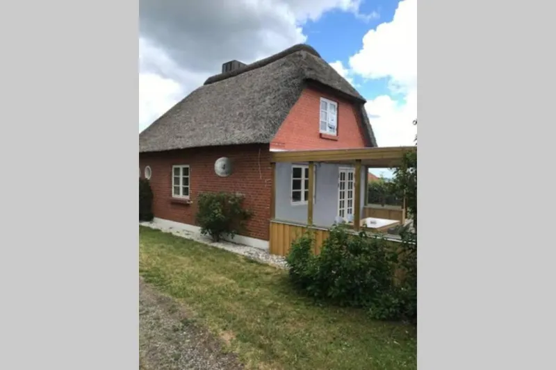 Billede 3 af Thatched Holiday Home in Struer, Jutland with a view