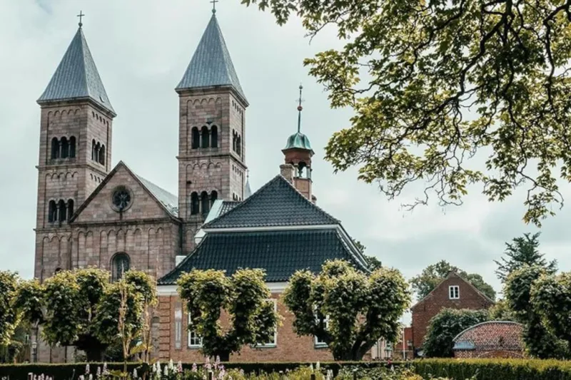 Billede 6 af Rækkehus tæt på skov, sø og by