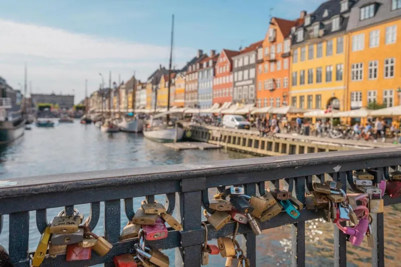 Billede 2 af Central Copenhagen Apt with Balcony, Free Parking & Elevator