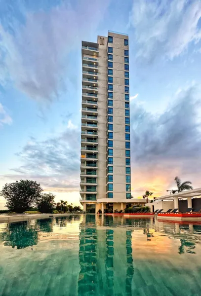 Billede 7 af Mullet Bay Suites - Your Luxury Stay Awaits