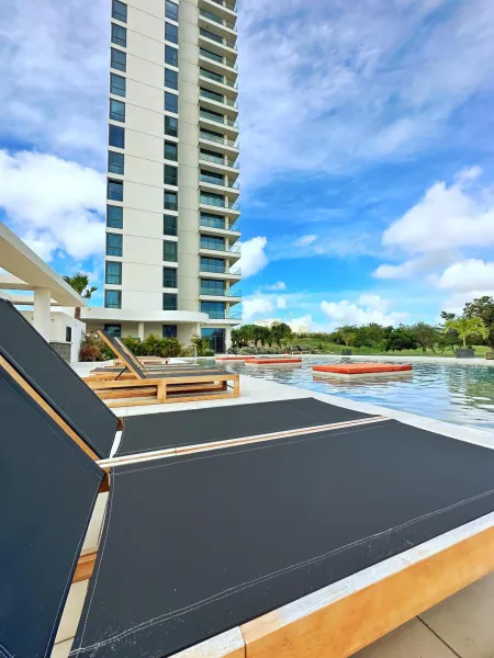 Billede 8 af Mullet Bay Suites - Your Luxury Stay Awaits