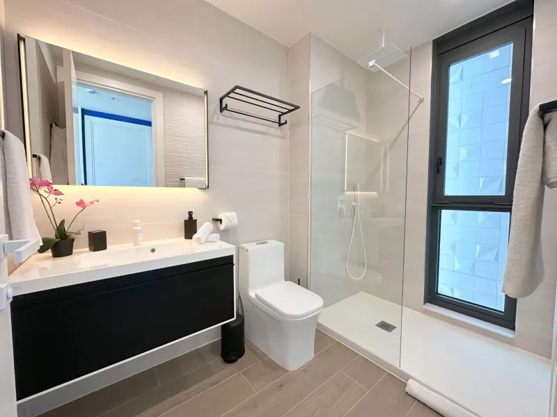 Billede 72 af Mullet Bay Suites - Your Luxury Stay Awaits