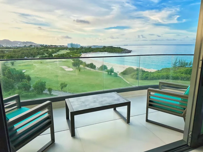 Billede 91 af Mullet Bay Suites - Your Luxury Stay Awaits