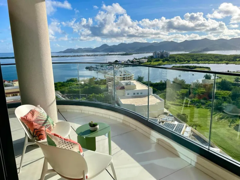 Billede 9 af Gorgeous 2 bedroom, 17th floor, with breathtaking view, Fourteen at Mullet Bay