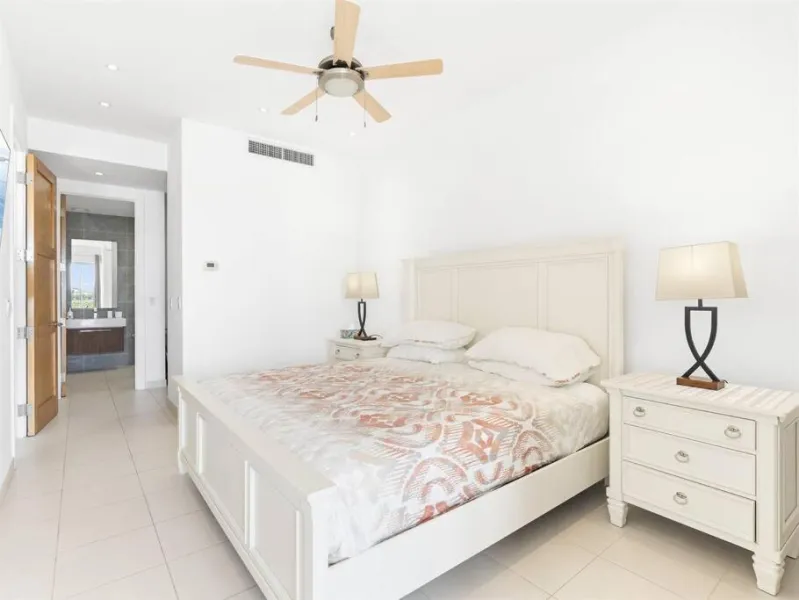 Billede 2 af Breathtaking Lagoon Views At Blue Residence