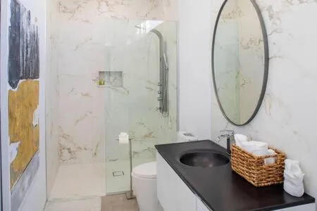 Billede 8 af Oceanside 2 Bedroom Luxury Villa with Private Pool, 500ft from Long Bay Beach -V6