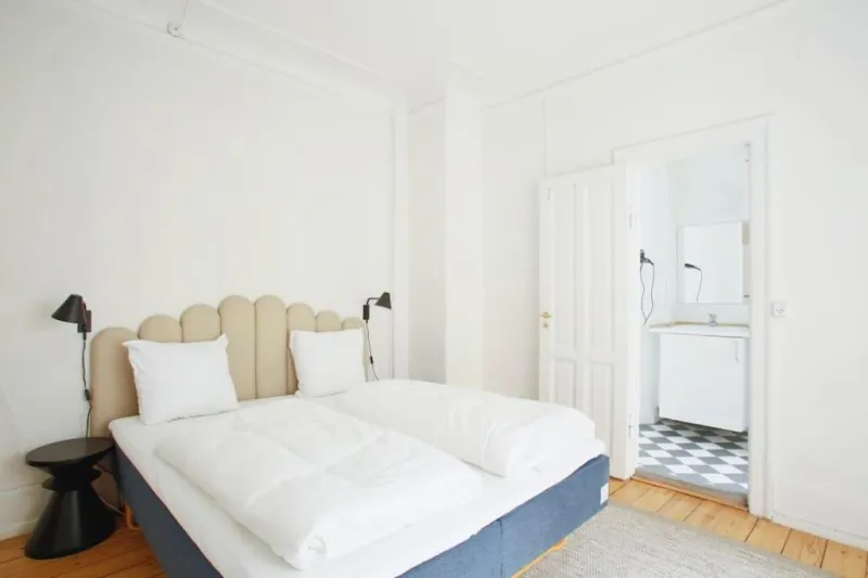 Billede 6 af Large & Bright 3BR Flat w Whirlpool Near Metro
