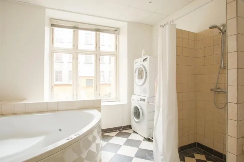 Billede 29 af Large & Bright 3BR Flat w Whirlpool Near Metro