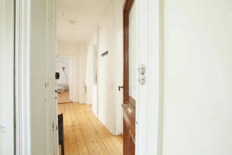 Billede 40 af Large & Bright 3BR Flat w Whirlpool Near Metro