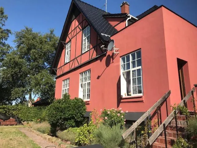 Billede 22 af Centralt i Gentofte i 2 plan, ved S-Tog og busser