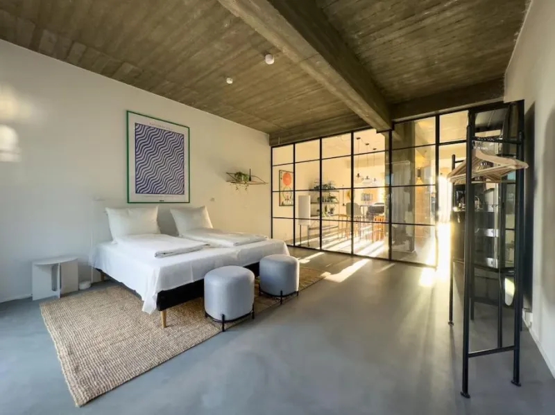 Billede 2 af Stunning Industrial-Style Loft by the Canals