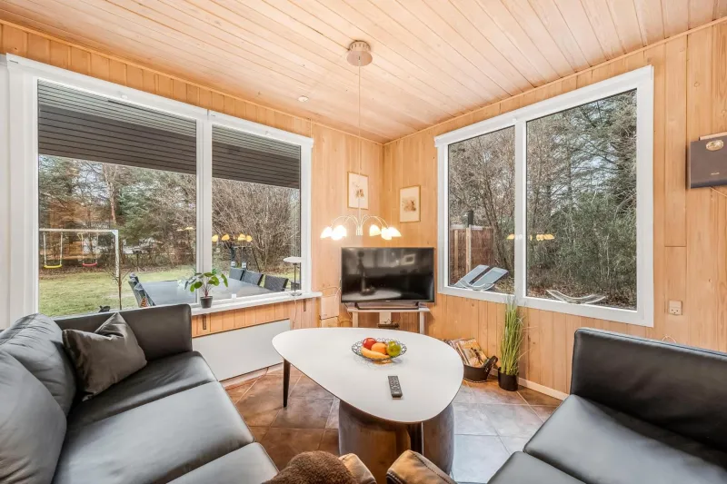 Billede 17 af Lovely 6-Person Cottage With Outdoor Sauna - 1007