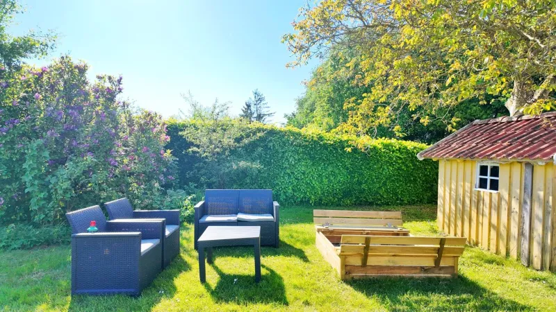 Billede 6 af Quiet and cozy apartment close to nature in villa.