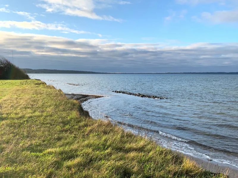 Billede 2 af Dejlig sommerhus 150m fra privat strand