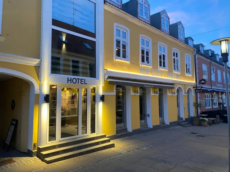 Blue Double Room 6 on pedestrian street Saeby