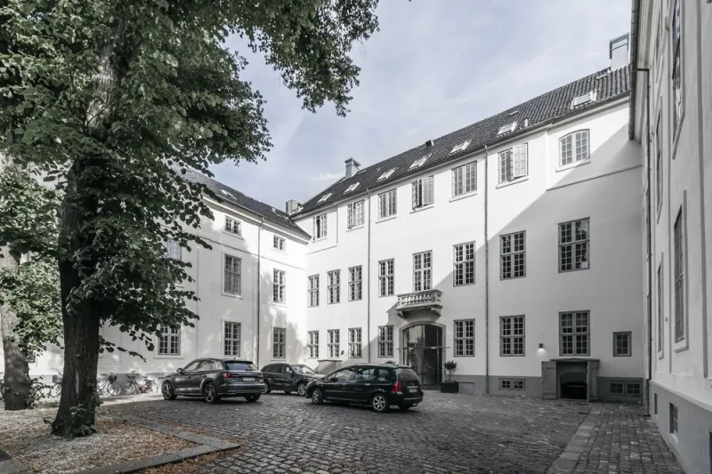 Majestic 300m2 Apartment
