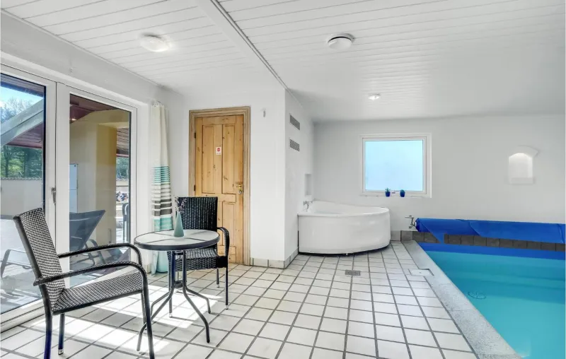 Billede 32 af Pet Friendly Home In Oksbøl With Sauna