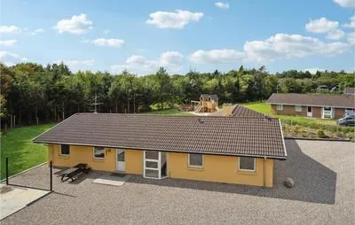 Billede 33 af Pet Friendly Home In Oksbøl With Sauna