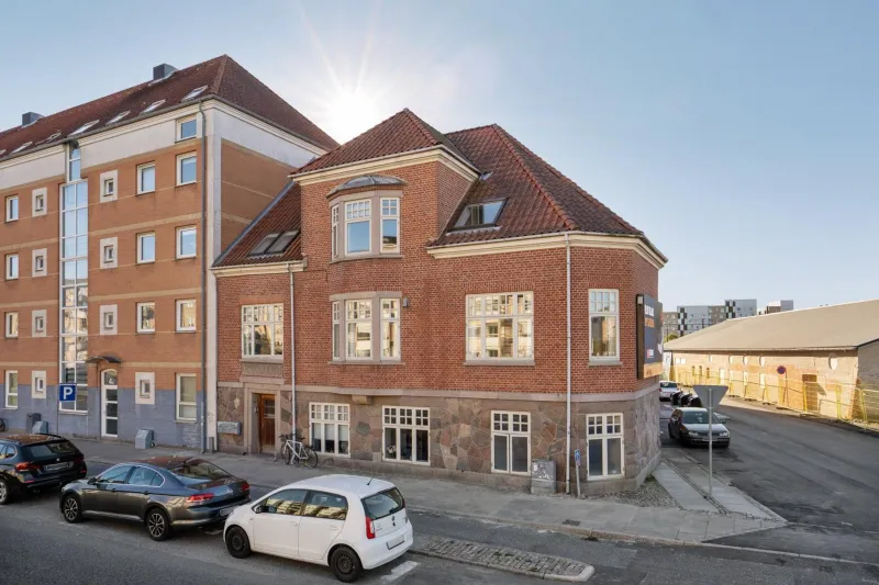 Cozy 4-Bedroom Apartment Aalborg