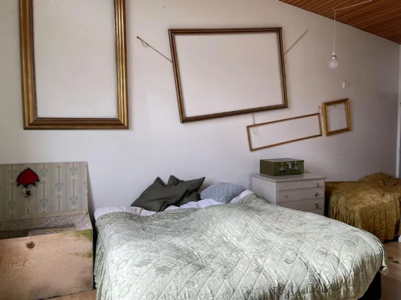 Billede 22 af Eventyrligt og rummeligt hus med havudsigt