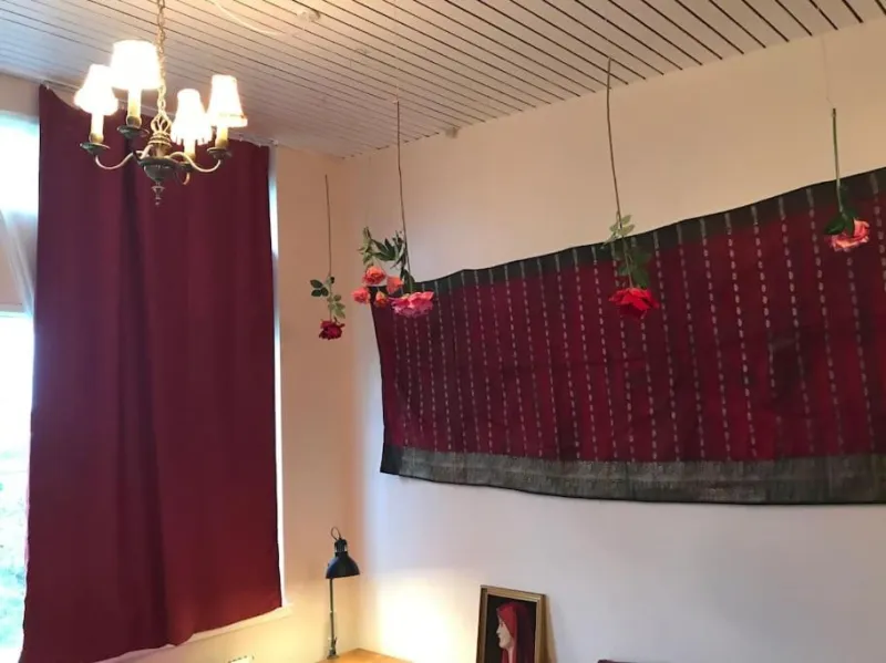 Billede 76 af Eventyrligt og rummeligt hus med havudsigt