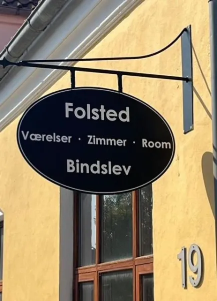 Billede 2 af Folsted - Værelse 104 med eget badeværelse og fri parkering