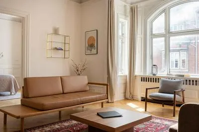 Billede 76 af Lovely 3BR Manor Flat 5 min from Tivoli Gardens
