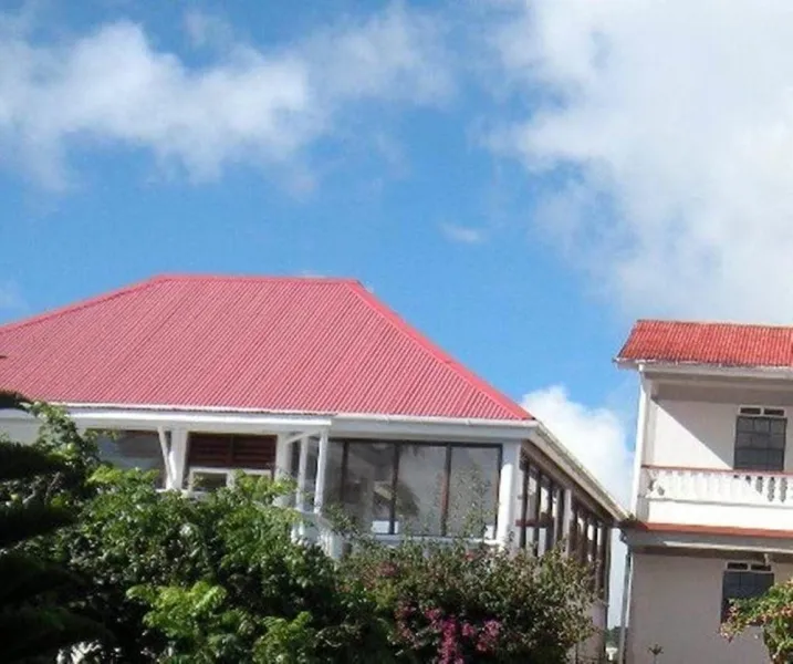 Symes Zee Villa