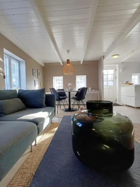 Billede 2 af Unique and Charming 2 Bedroom Apartment with Free Parking