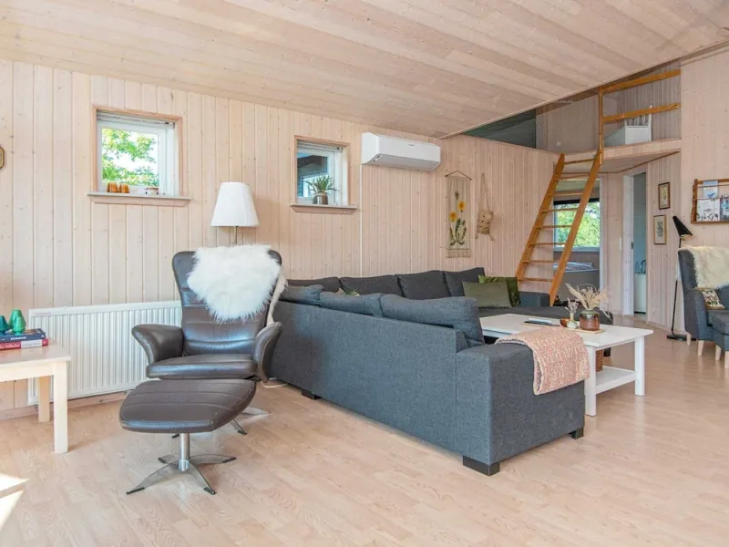 Billede 18 af Palatial Holiday Home in Skjern near Sea