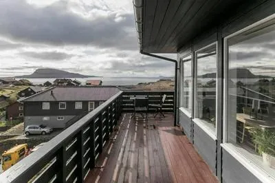 Billede 2 af FaroeGuide seaview villa and apartment
