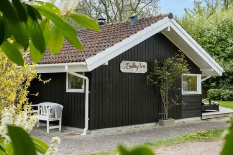 Billede 9 af Cozy Cottage Just 200 M From The Beach