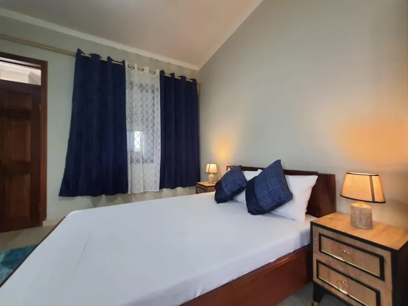 Spacious Short Stay Wi-Fi Fully Private Amenities Generator Own Kitchenette Oyibi in Greater Accra Holiday Let