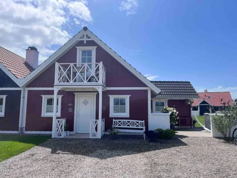 Hyggeligt sommerhus tæt på vandet i Bro Strand