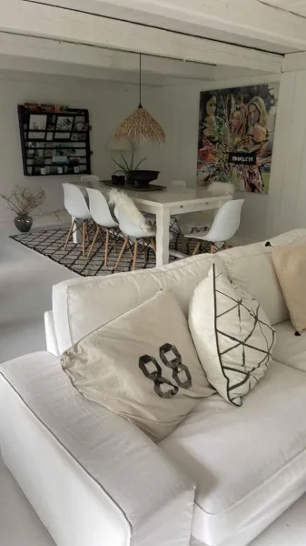 Billede 8 af Charming Cottage Within Walking To Beach