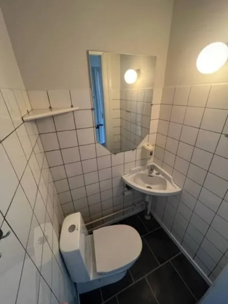 Billede 8 af Folsted - Værelse 204 med eget badeværelse og fri parkering