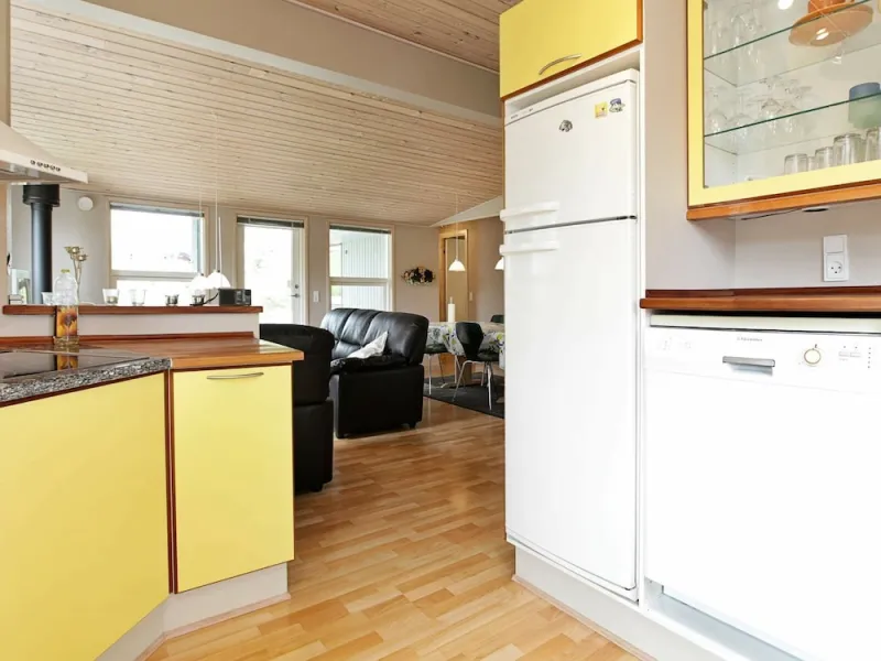 Billede 21 af Modern Holiday Home With Whirlpool in Væggerløse