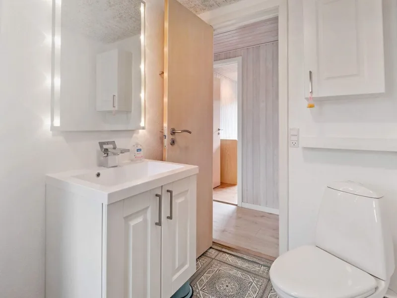 Billede 2 af Elegant Holiday Home in Jutland With Whirlpool