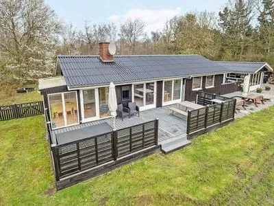 Billede 22 af Elegant Holiday Home in Jutland With Whirlpool
