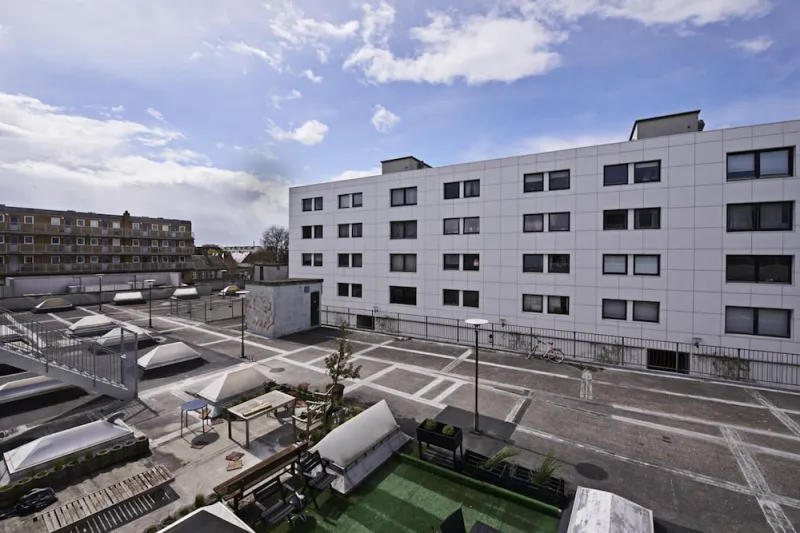 Cool 1-bed With Private Terrace